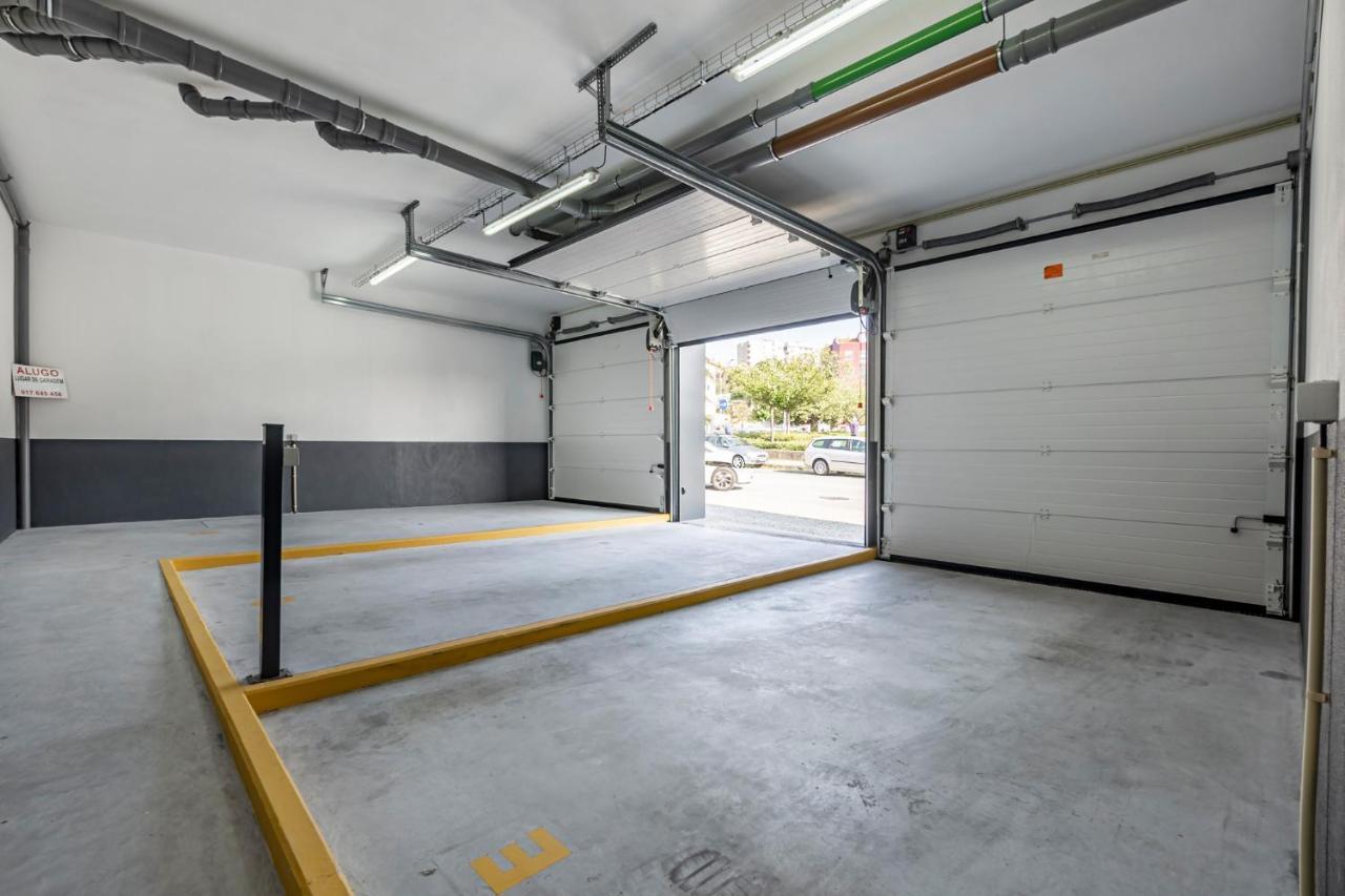 Nomads Lux - 2Bdr & Parking Flores Square ปอร์โต ภายนอก รูปภาพ